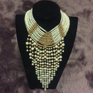 Pearl Choker Necklace with gold accent
